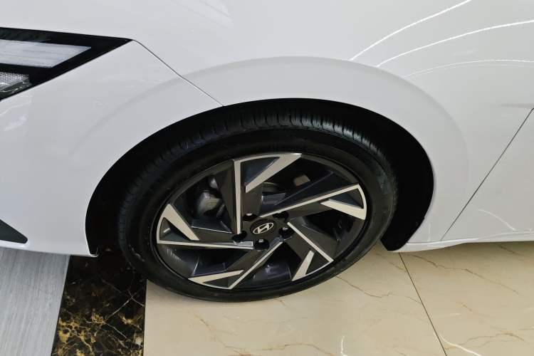 Used Hyundai Elantra 2023 1.5L CVT GLX Elite Edition Left Front Wheel Hub