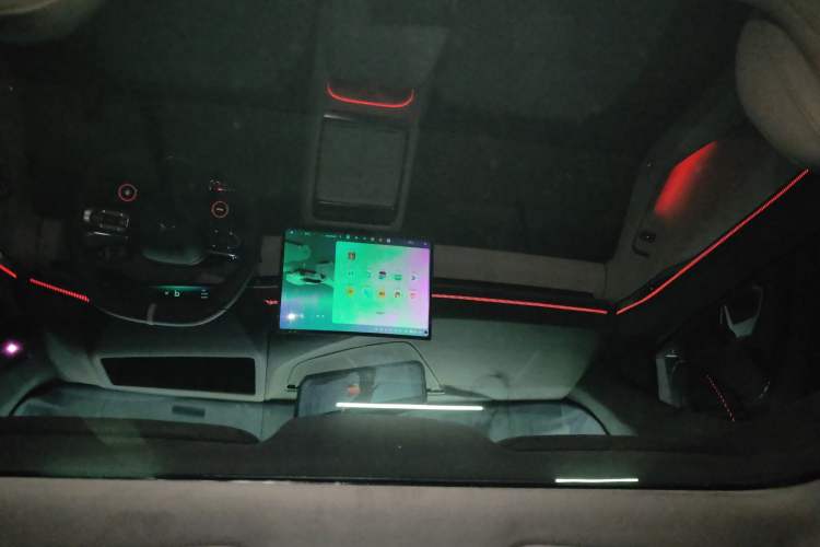 Used XPeng P7 2025 Model—750 All-Wheel-Drive High-Performance Ultra
