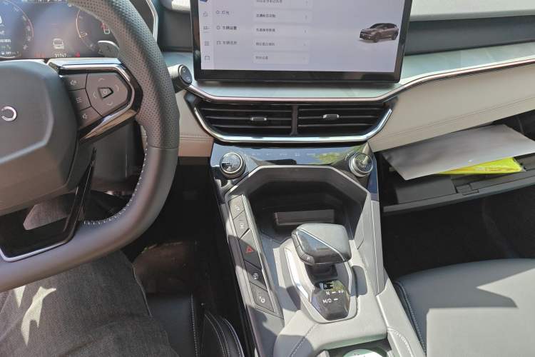 Used Lynk & Co 06 2023 Remix 1.5T Shero Audio And AC Panel