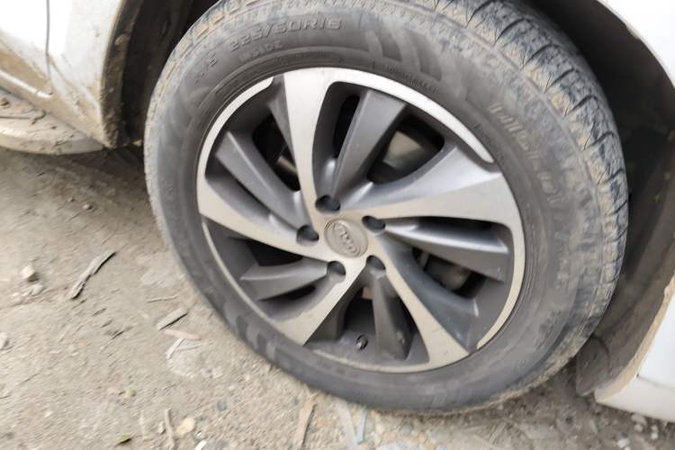 Used BYD Song 2016 1.5TI Manual Luxury Model Right Front Wheel Hub