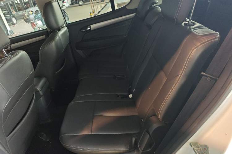 Used Isuzu mu-X 2015 3.0T 4x4 Automatic Luxury 7-Seater