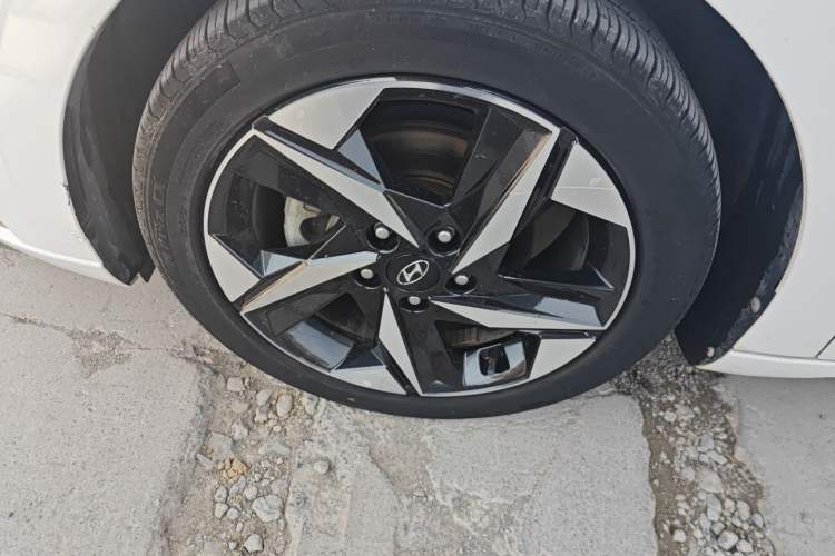 Used Hyundai Elantra 2021 1.5L CVT GLX Elite Edition Left Front Wheel Hub