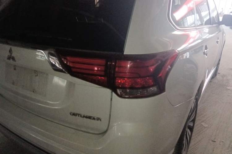 Used Mitsubishi Outlander 2021 2.0L Two-Wheel Drive Comfort Edition 5 Seats
