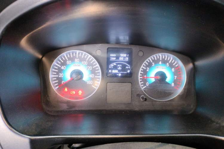 Used Jinbei Gold Hiace 2023 1.5L Passenger Vehicle Engineering Lion 5/6/7 Seater
