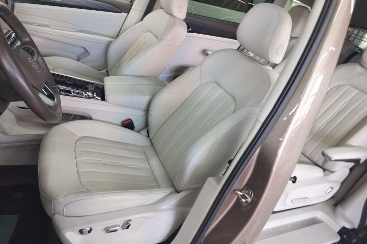 Used Volkswagen Viloran 2023 380TSI Luxury Edition