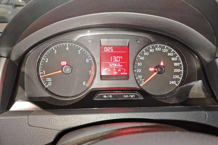 Used Volkswagen Santana 2015 HaoNa 1.6L Manual Fashion Edition
