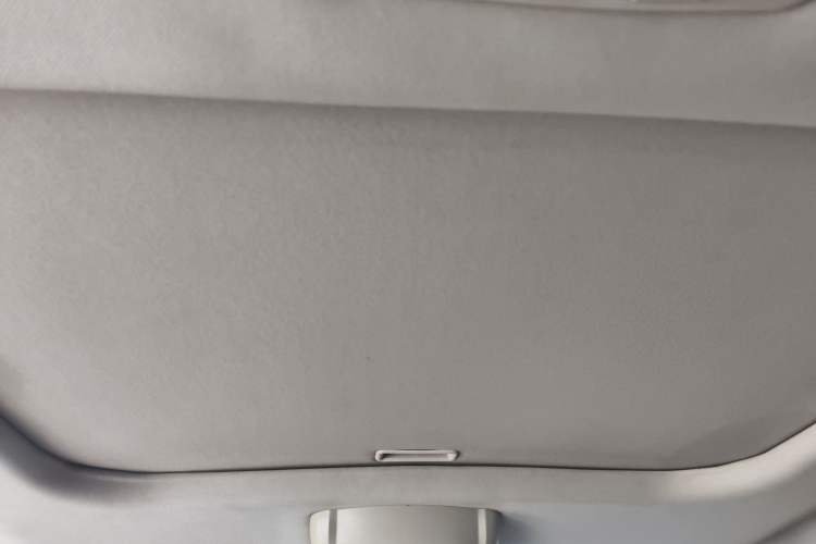 Used Huatai Santa Fe Classic 2015 2.0L Gasoline Manual Transmission Two-Wheel Drive Standard Version Headliner