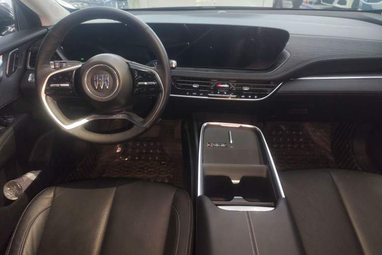 Used Buick LaCrosse 2023 28T Prestige Edition Center Console