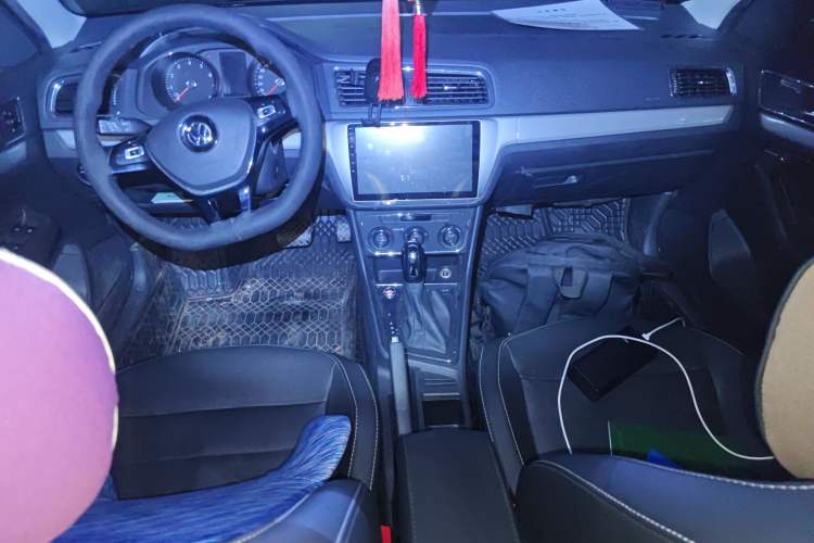 Used Volkswagen Gran Lavida 2017 230TSI DSG Comfort Edition Center Console