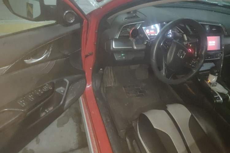 Used Honda Civic 2016 220TURBO CVT Luxury Edition
