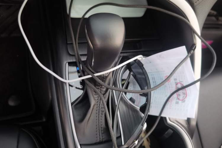 Used Toyota Camry 2022 2.0GVP Premier Edition Gear Lever