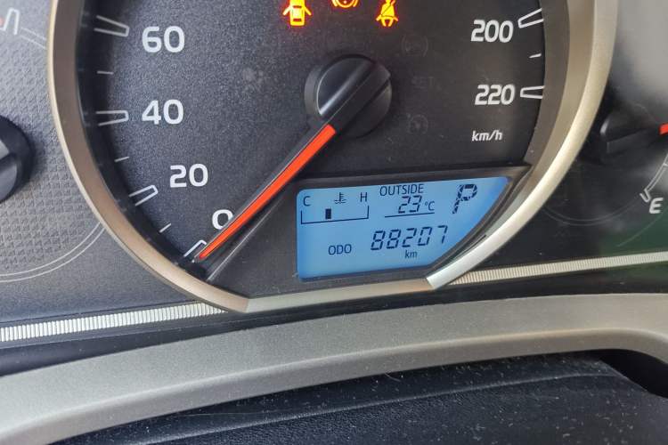 Used Toyota RAV4 2015 2.0L CVT Two-Wheel Drive Fashion Edition
