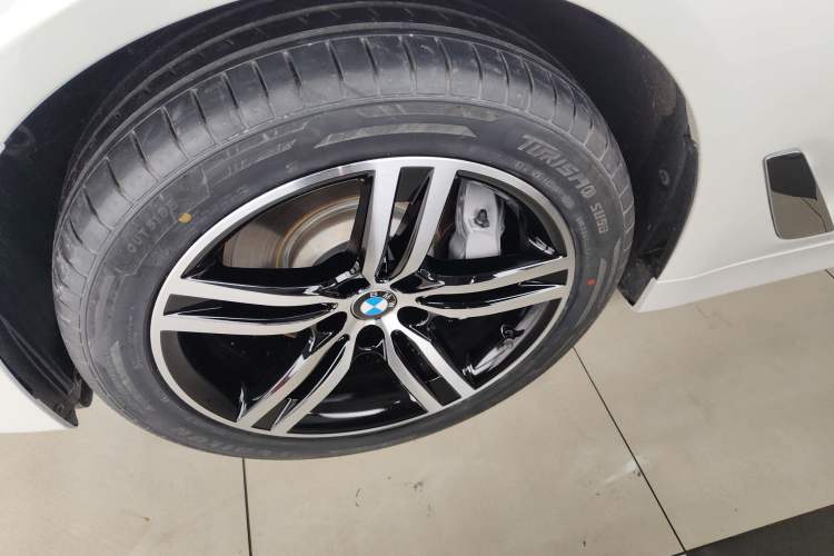 Used BMW 5 Series 2022 Second Facelift 530Li Leading Edition Luxury Package
