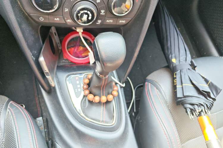 Used Fiat Viaggio 2015 1.4T Automatic Enjoyment Edition Gear Lever