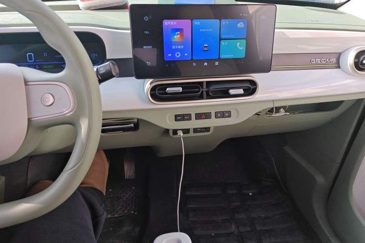 Used Geely Galaxy Panda 2025 210km Panda Rider Audio And AC Panel