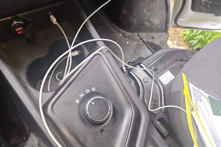 Used CHANGAN KAICHENG Ruixing EM60 2025 Passenger Version Comfort Edition 6 Seats 300 km Range Side-Hinged Doors Gear Lever