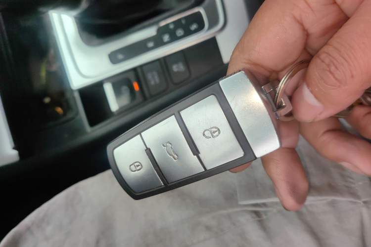 Used Volkswagen Magotan 2012 Revised 1.8TSI Luxury Version Vehicle Key