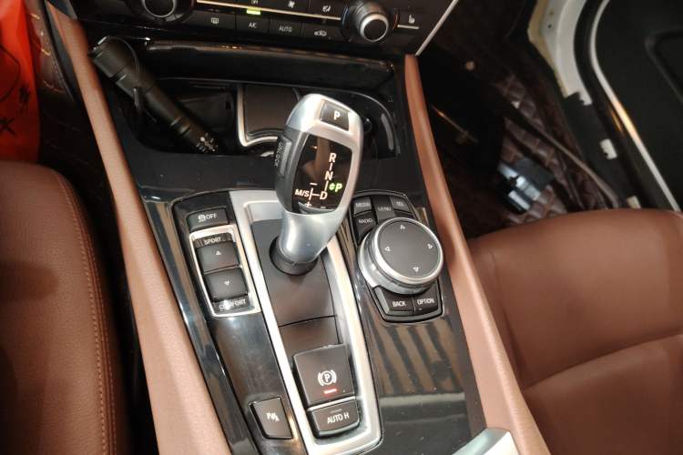 Used BMW 5 Series GT 2014 528i Leading Model
