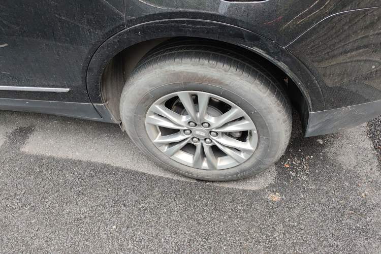 Used Cadillac XT5 2023 2.0T Two-Wheel-Drive Fashion Edition Right Front Wheel Hub