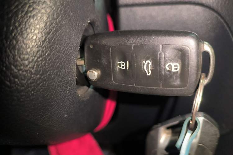 Used Volkswagen Santana 2015 1.6L Manual Comfort Edition Vehicle Key