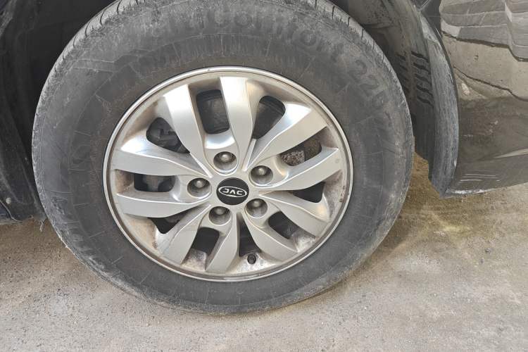 Used JAC Refine M4 2021 2.0L Manual Commercial Edition Right Front Wheel Hub