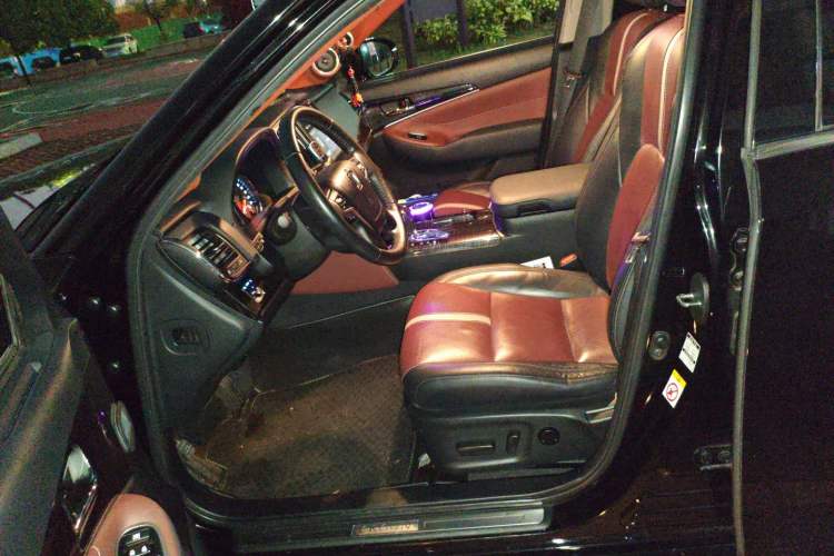 Used Toyota Crown 2015 2.0T Fashion Edition
