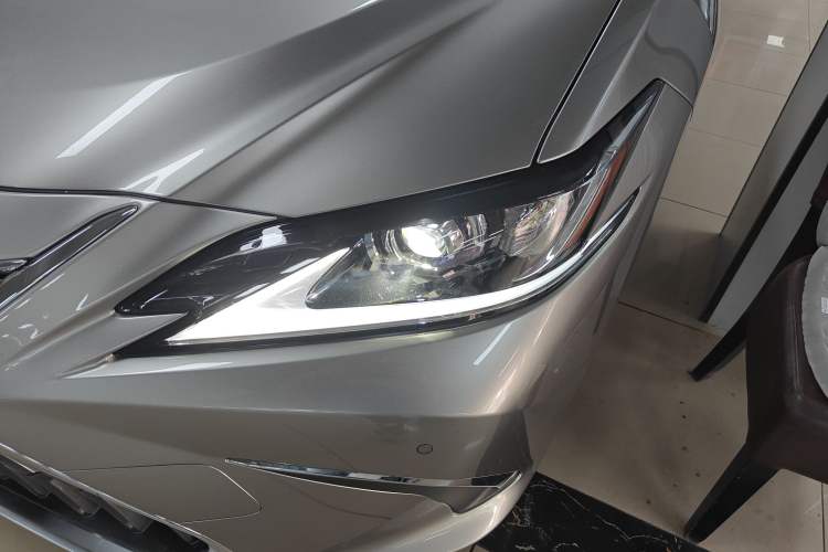 Used Lexus ES 2023 200 Excellence Edition