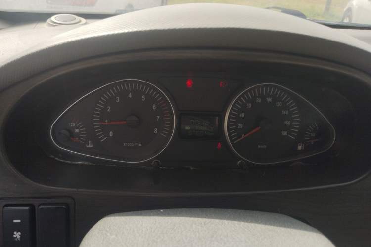 Used JAC Group Refine 2011 2.4L Government Procurement Version Manual Luxury Trim
