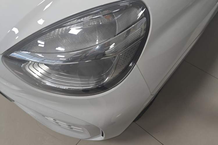 Used Roewe Clever 2021 302 km New Four-Seater Super-Efficient Version