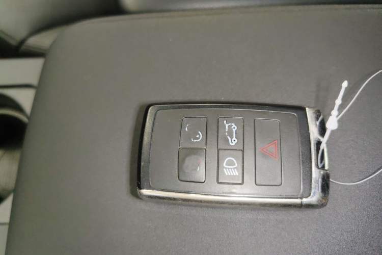 Used Land Rover Discovery 2019 2.0T SE Vehicle Key