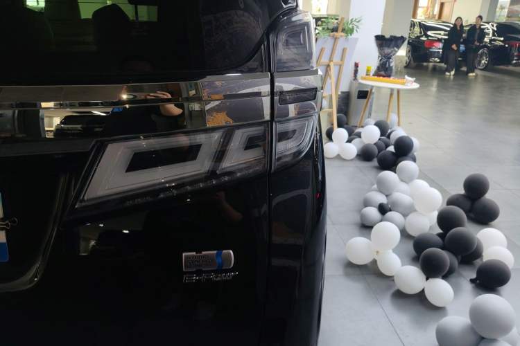 Used Toyota Vellfire 2020 Dual-Engine 2.5L HV Prestige Edition Right Rear Taillight