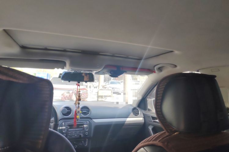 Used Volkswagen Jetta 2013 1.6L Manual Comfort Model Headliner