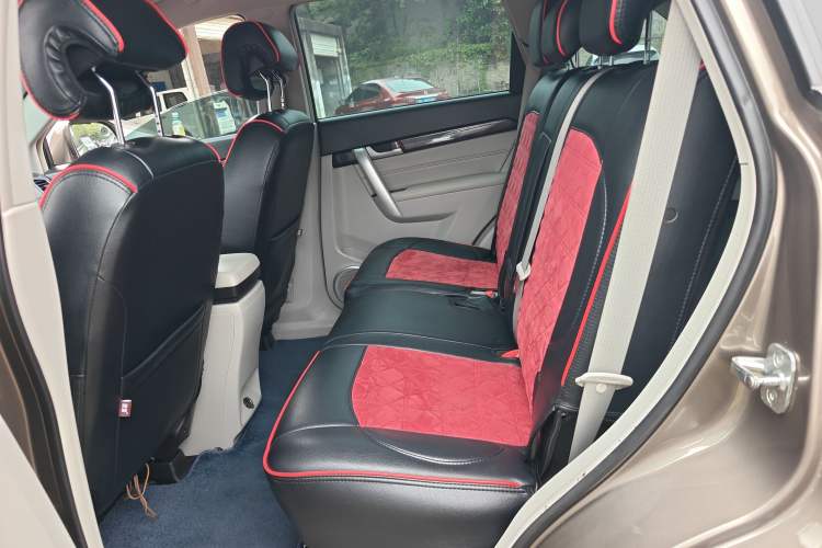 Used Chevrolet Captiva 2015 2.4L Two-Wheel Drive Urban Version 5 Seats