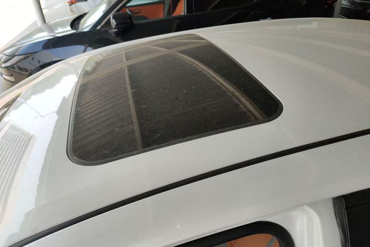 Used Toyota Levin 2023 Smart Electric Hybrid Dual-Engine 1.8L Sport Edition Roof