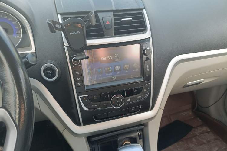 Used Geely Auto Emgrand 2014 Sedan 1.5L CVT Elite Model