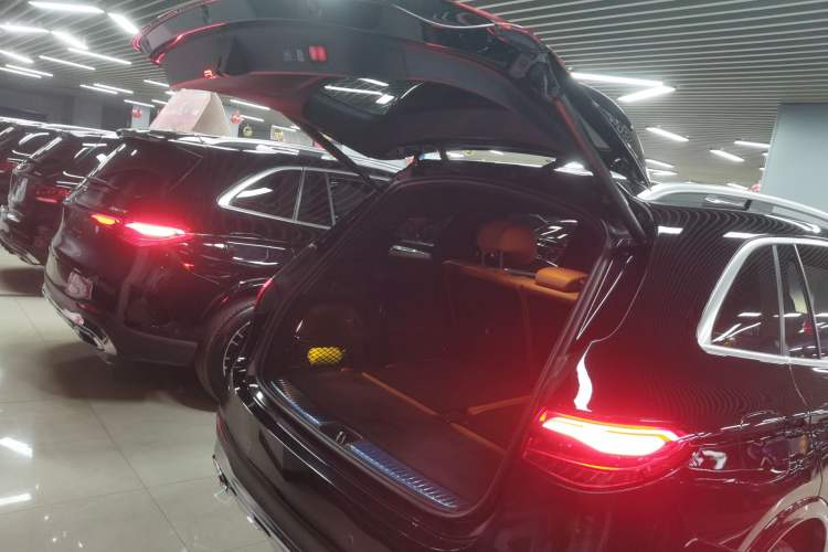 Used Mercedes-Benz GLC 2023 GLC 300 L 4MATIC Luxury 7-Seater Trunk