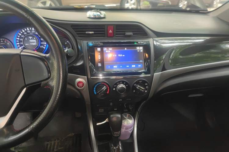 Used Honda Crider 2013 1.8L automatic luxury edition
