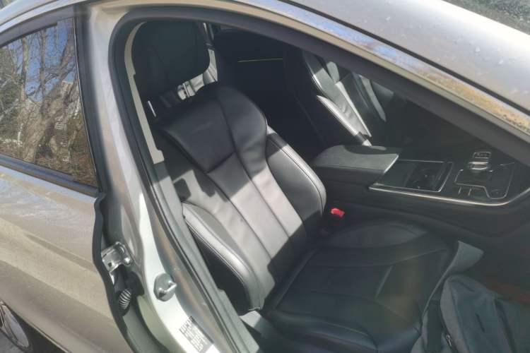 Used Hongqi H5 2022 Classic Model Facelift 1.8T Automatic Smart Connect Flagship Edition