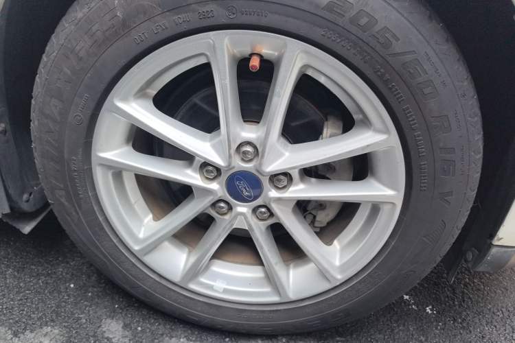 Used Ford Focus 2017 Hatchback 1.6L Automatic Fashion Edition Smart Drive Version
