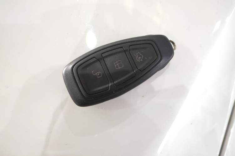 Used Ford Focus 2015 Sedan EcoBoost 180 Automatic Flagship Model