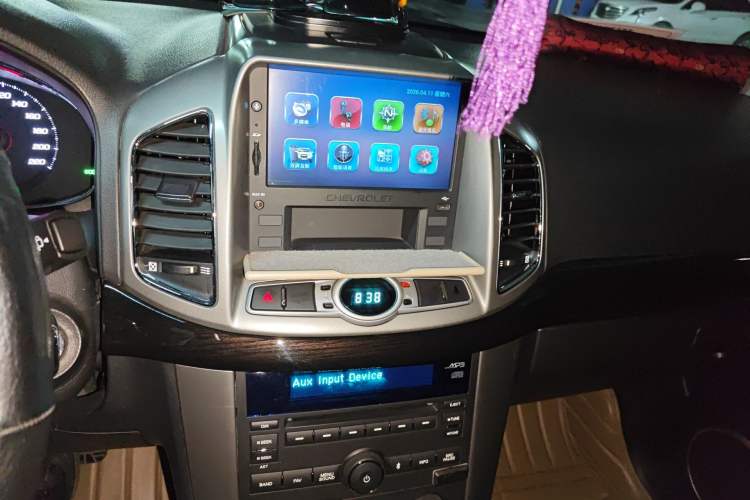 Used Chevrolet Captiva 2015 2.4L Two-Wheel Drive Urban Version 7 Seats Audio And AC Panel