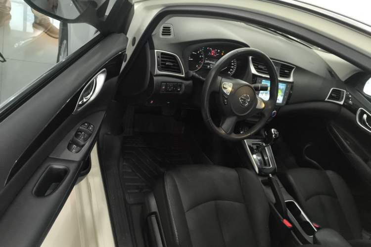 Used Nissan Sylphy 2019 1.6XV CVT Smart Connect Luxury Edition China VI Standard Driver Seat