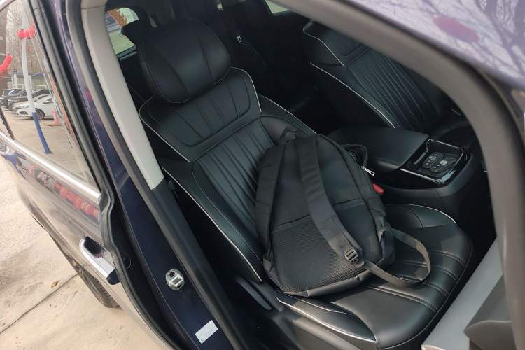 Used Roewe iMAX8 2022 Model 400TGI Exclusive Version for Key Accounts