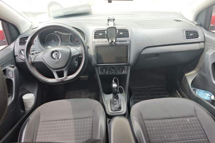 Used Volkswagen Polo 2014 1.4L Automatic Comfort Edition Center Console