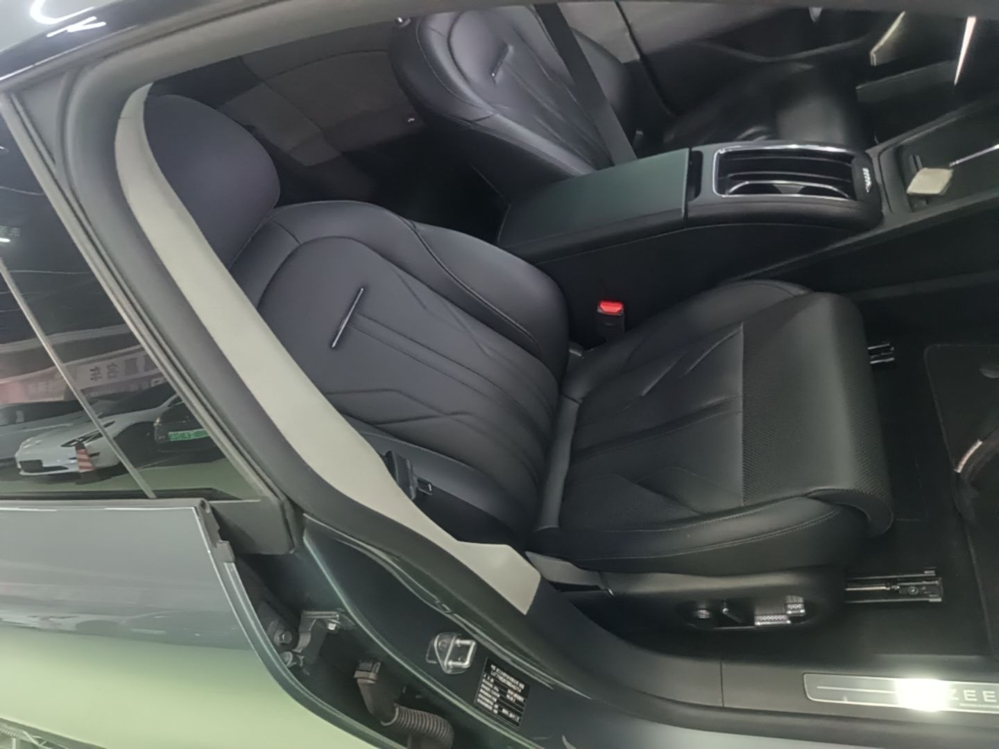 Zeekr 007 2024 Rear-Drive Intelligent Driving Version 100 kWh — снимка 19