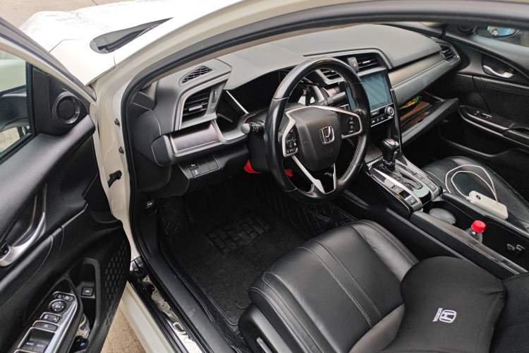 Used Honda Civic 2016 220TURBO CVT Prestige Edition
