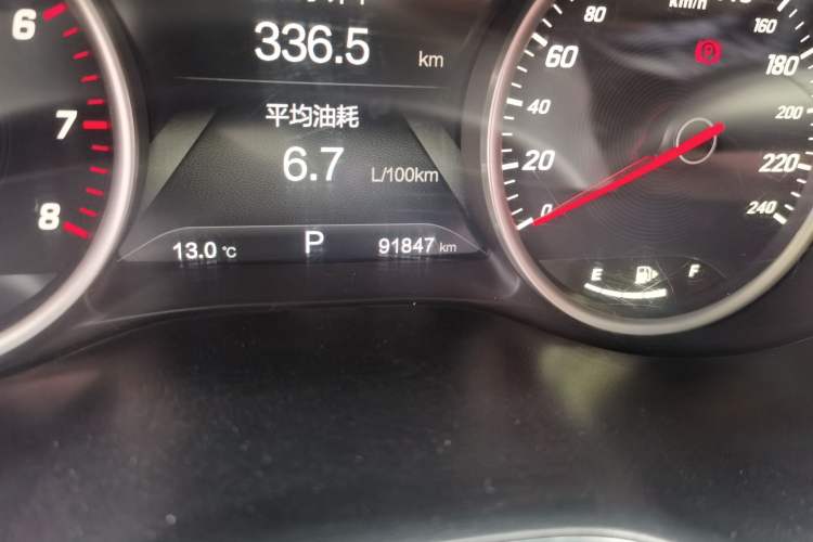 Used Baojun 730 2017 1.5T DCT Flagship Model 7 Seats China V Emission Standard Odometer Close Up