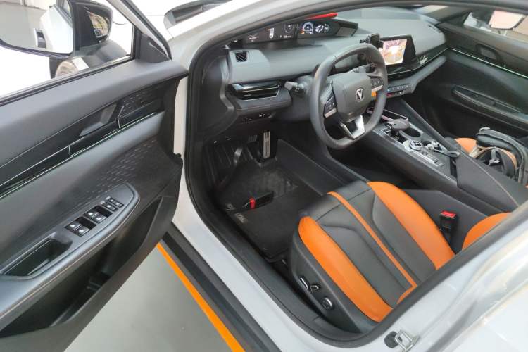 Used CHANGAN UNI-V 2024 1.5T Prestige Sport Edition Driver Seat