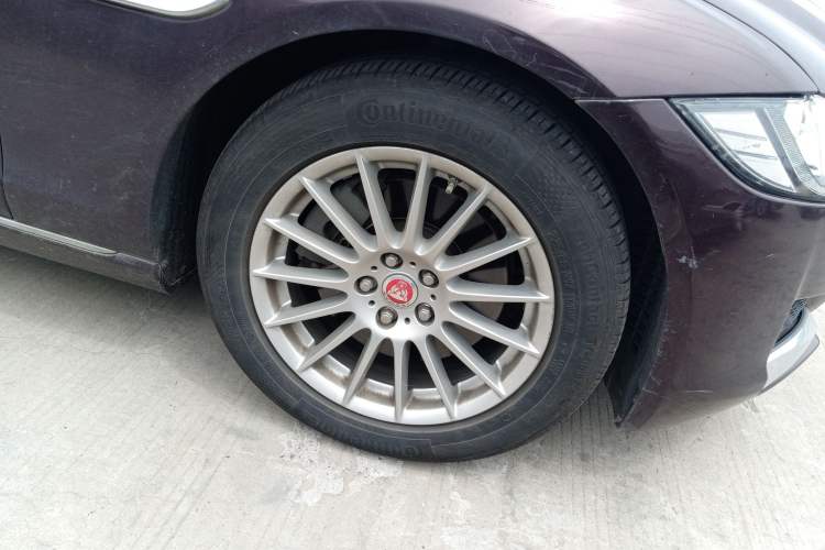 Used Jaguar XFL 2017 XFL 2.0T 200PS Luxury Edition Right Front Wheel Hub