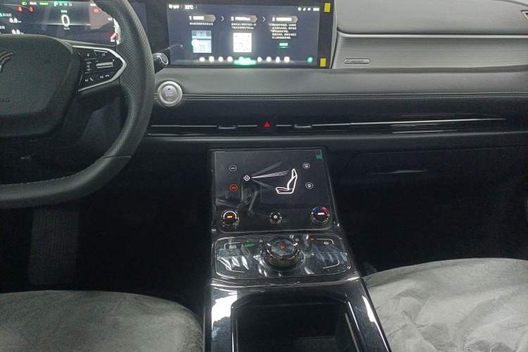 Used NETA U 2023 Neta U-Ⅱ 500 U Show Edition – Lithium Iron Phosphate Audio And AC Panel